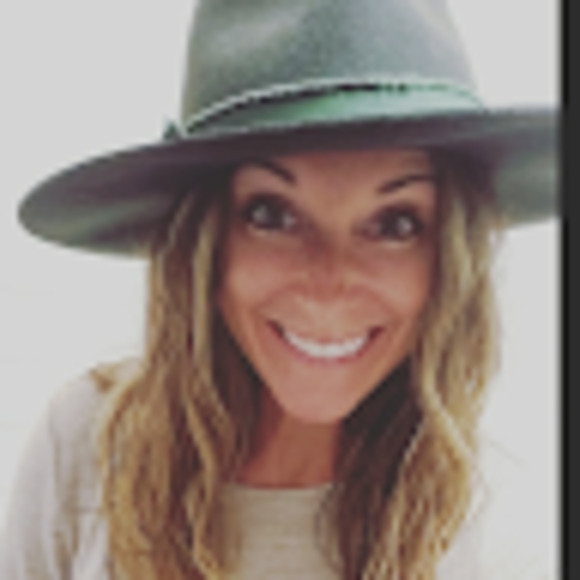 Meet your Posher, Taylor - Picture 1 of 1